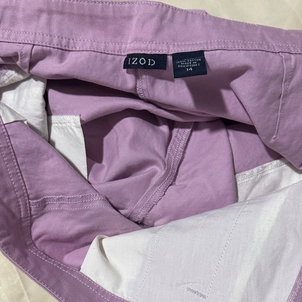 Izod Women's Light Purple Shorts with Pockets